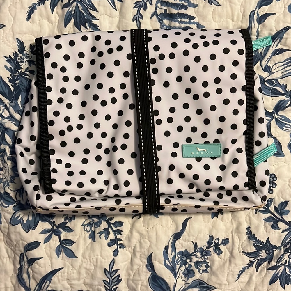 Scout roll up toiletry bag